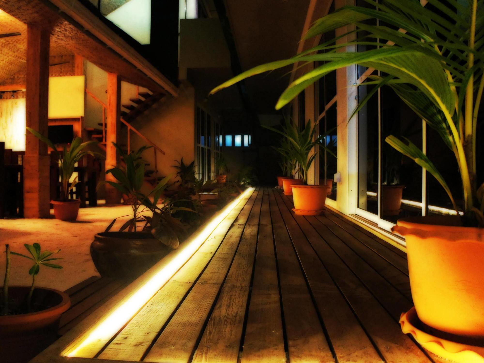 Narnia Maldives Hotell Maafushi Exteriör bild